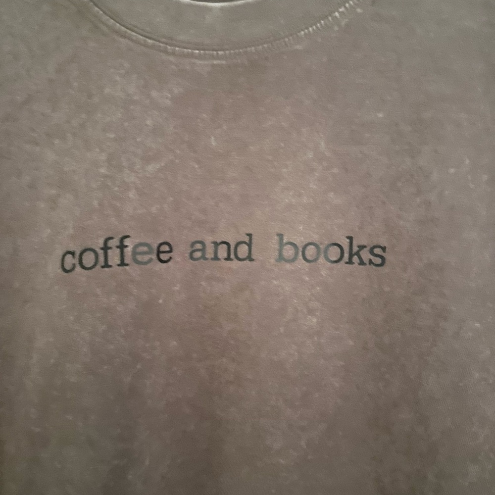 Oversized T-shirt (coffee and books)